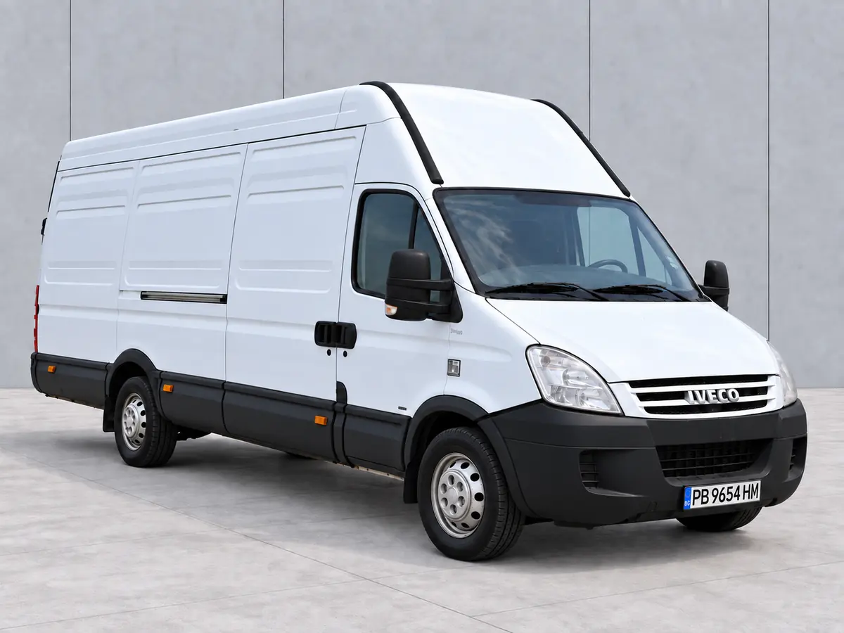 Iveco Daily Maxi — отпред от другата страна