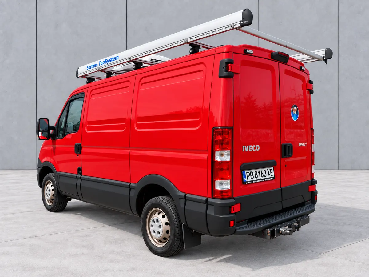 Iveco Daily — къса база — отзад